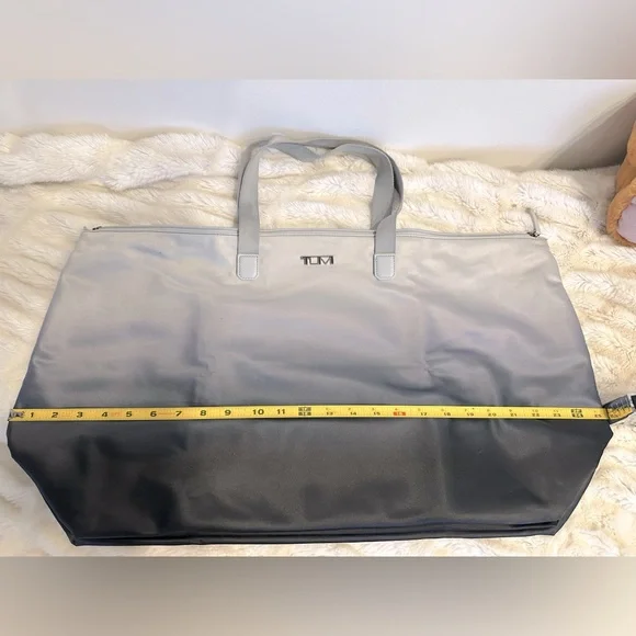 TUMI Gradient Gray and Black Travel Bag - Picture 4 of 15
